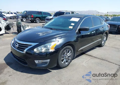 2015 Nissan Altima 2.5 S z USA, uszkodzony, nr VIN 1N4AL3AP0FN355969